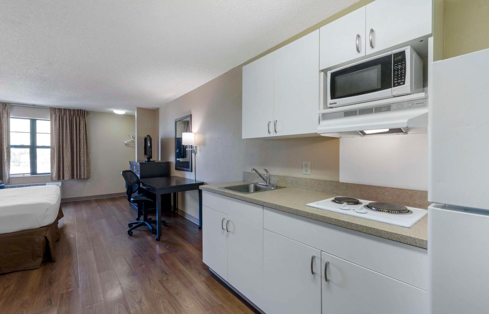 Extended Stay America Suites - Orange County - Katella Ave Exteriör bild