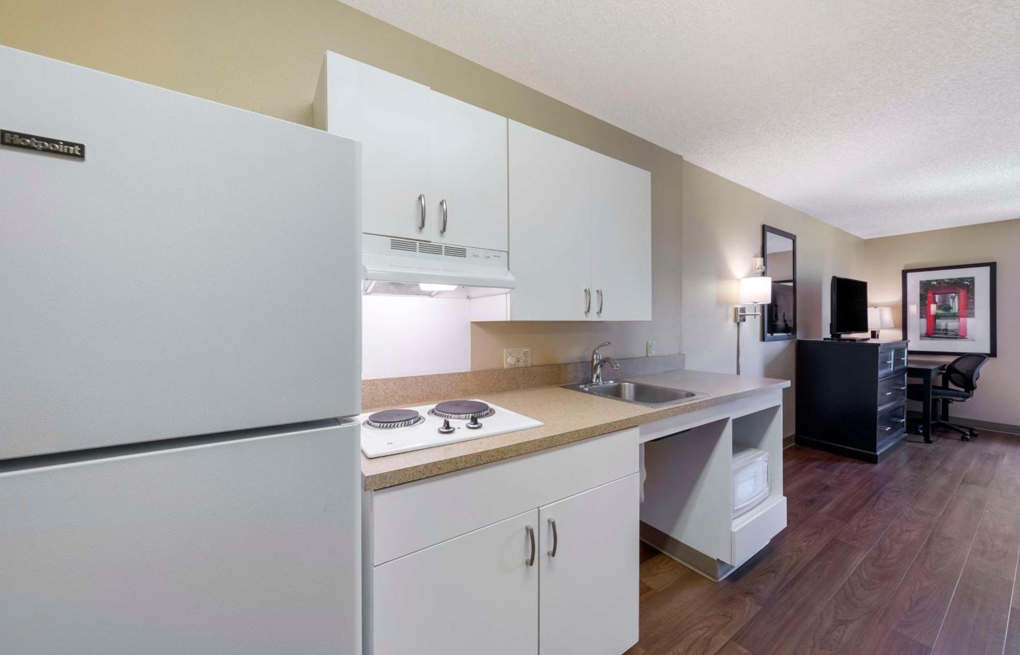 Extended Stay America Suites - Orange County - Katella Ave Exteriör bild