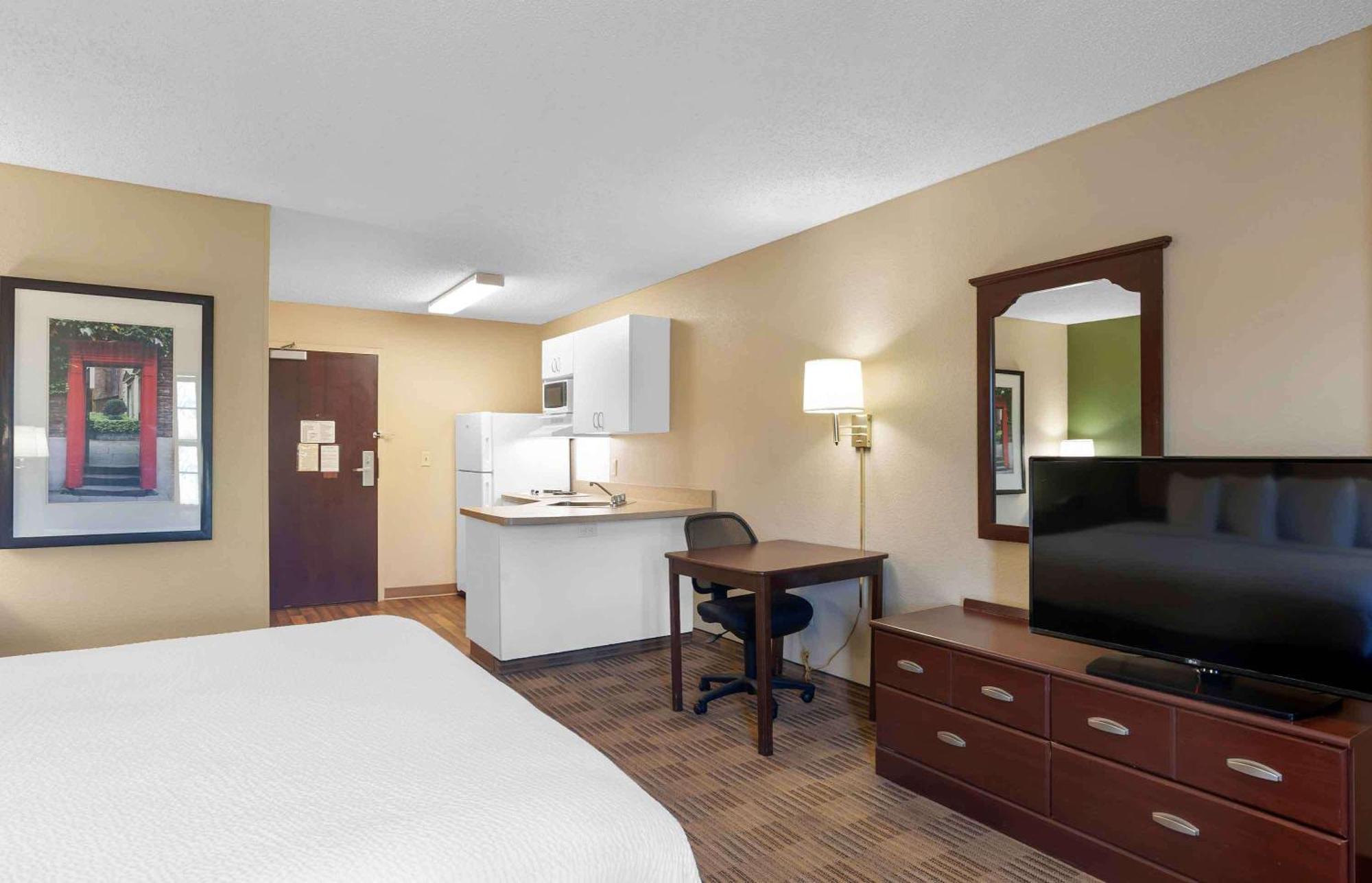 Extended Stay America Suites - Orange County - Katella Ave Exteriör bild