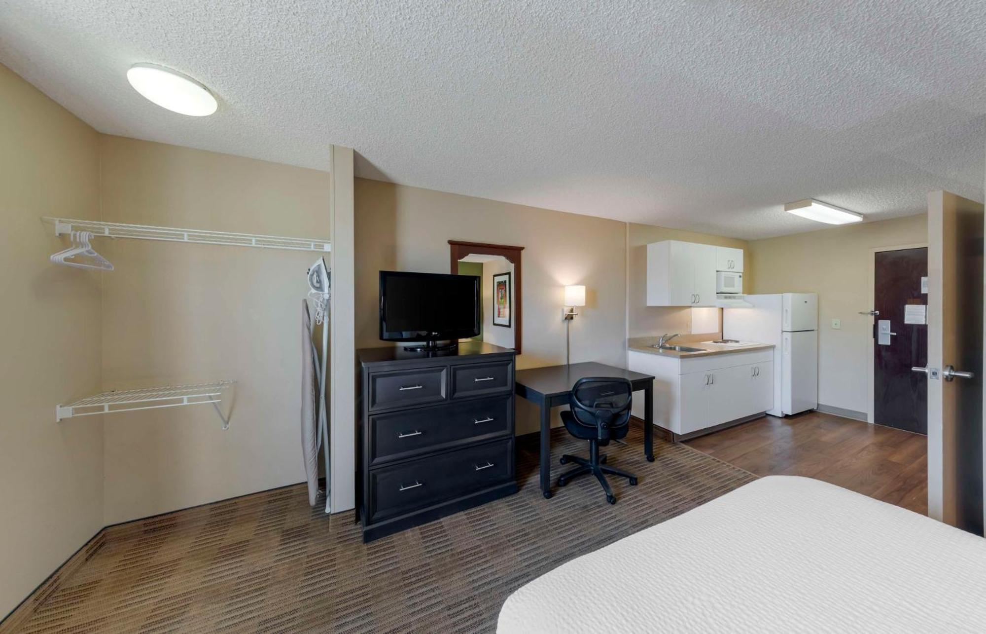 Extended Stay America Suites - Orange County - Katella Ave Exteriör bild