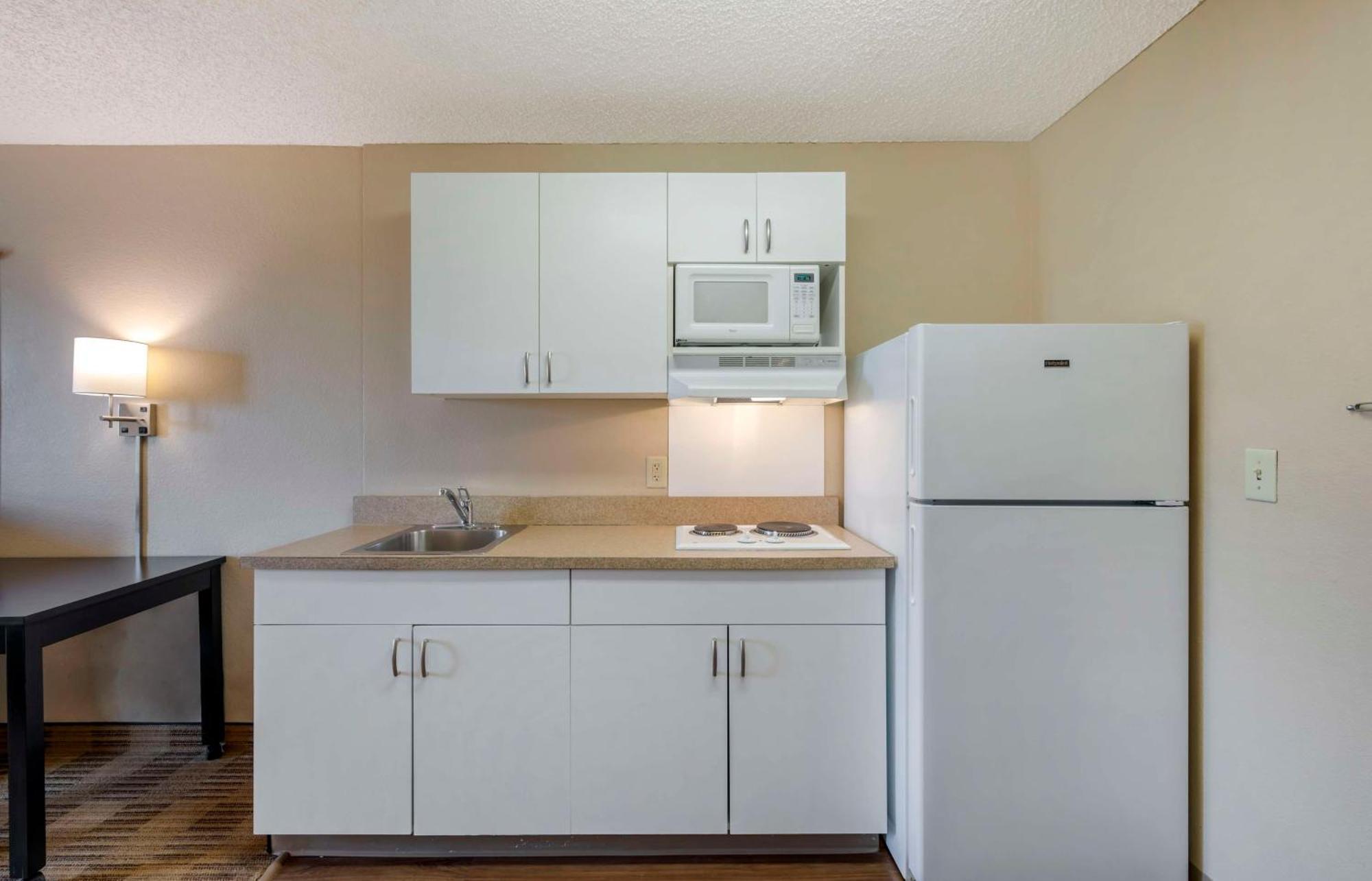 Extended Stay America Suites - Orange County - Katella Ave Exteriör bild