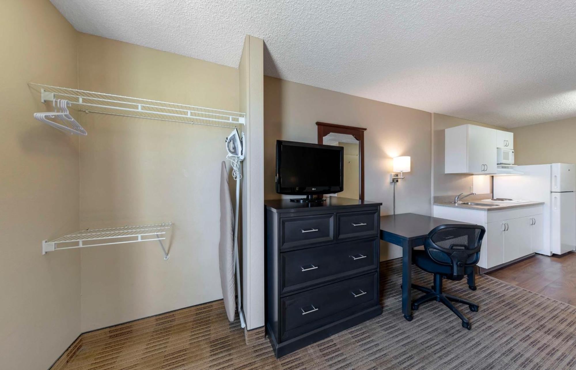 Extended Stay America Suites - Orange County - Katella Ave Exteriör bild
