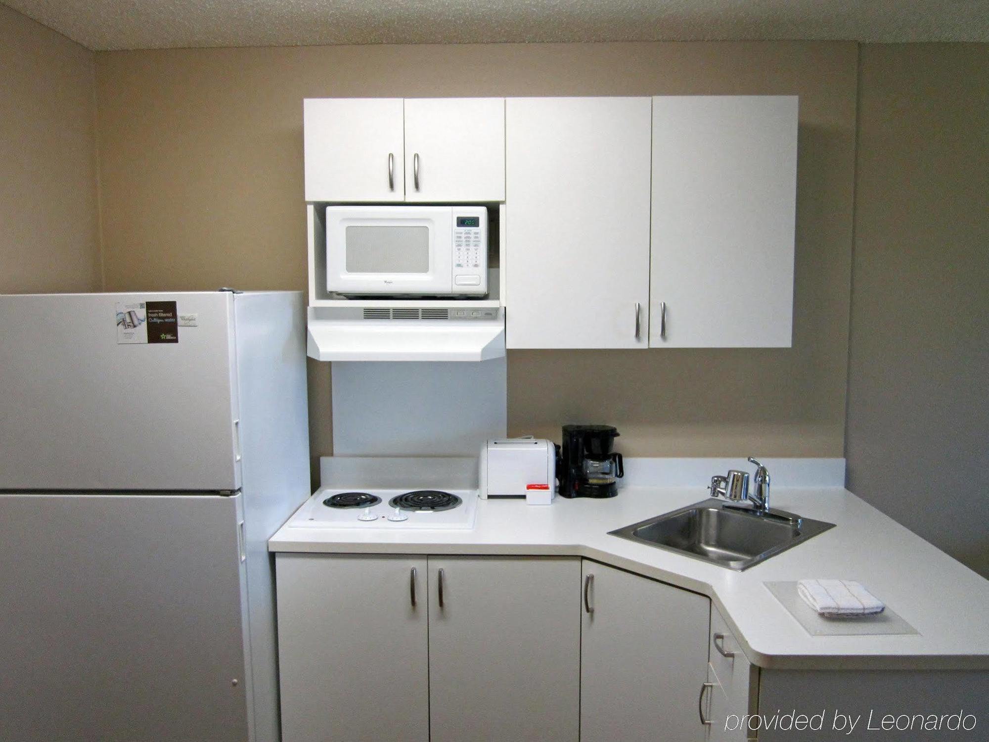 Extended Stay America Suites - Orange County - Katella Ave Exteriör bild